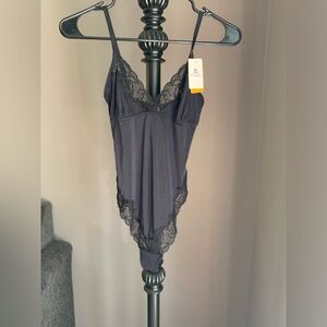 B.Tempt’d Lace Bodysuit Black Small